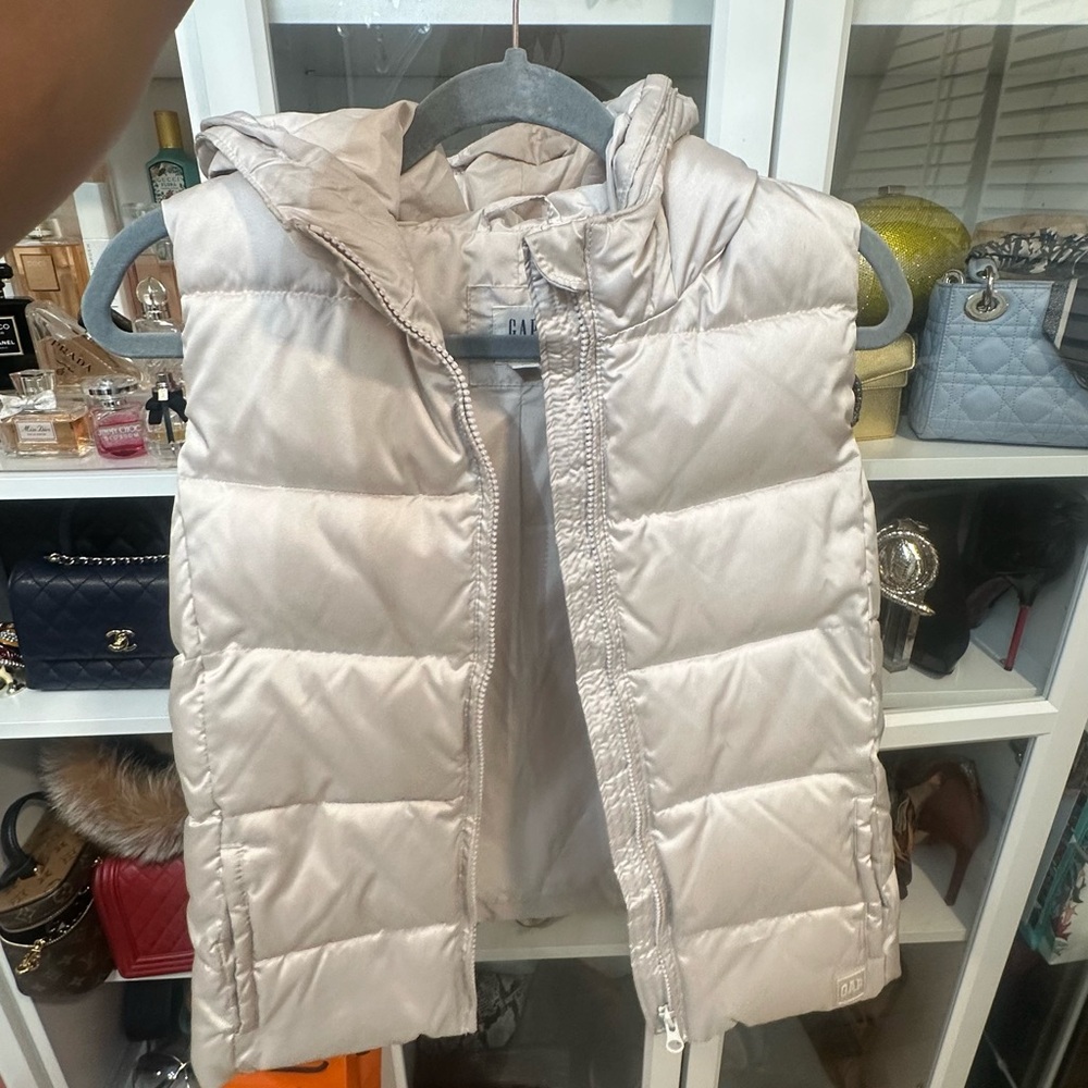GAP Women's Cream Puffer Vest